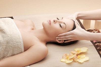 ChrisFarrell美容SPA 專業(yè)美容服務(wù)，煥發(fā)肌膚光彩